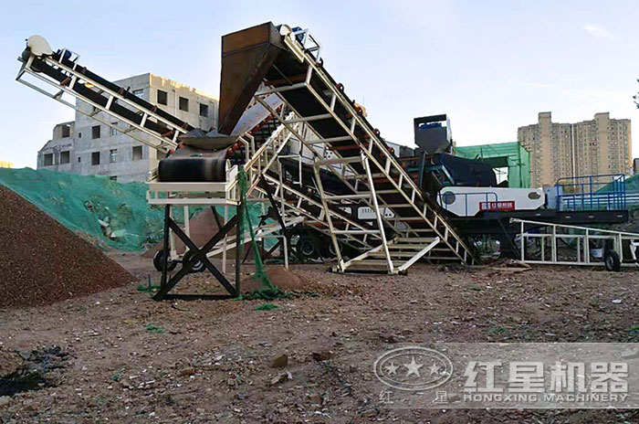 移动破碎机加工建筑垃圾现场展示